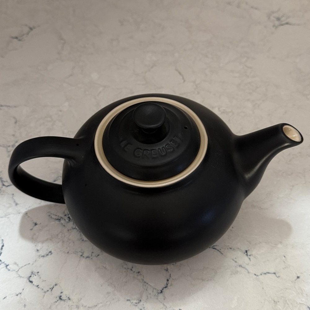 Le Creuset Matte Black Teapot